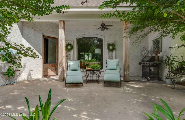 110 Meadow Park Drive, Canton, MS 39046