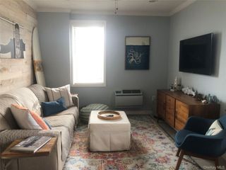 855 E Broadway LD, Long Beach, NY 11561