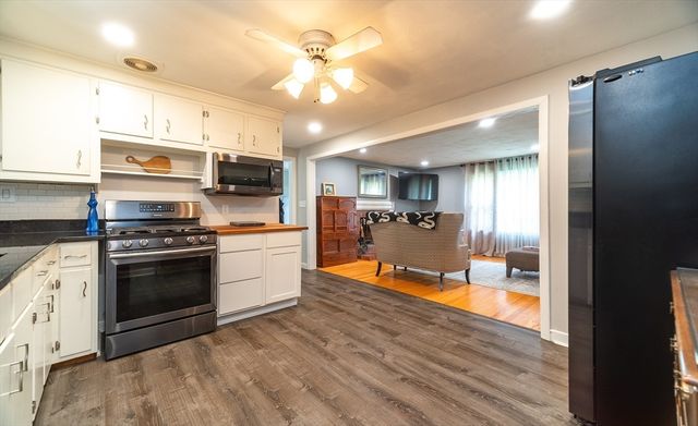 46 Wildwood Ave, Springfield, MA 01118