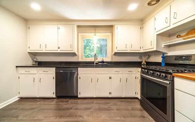 46 Wildwood Ave, Springfield, MA 01118