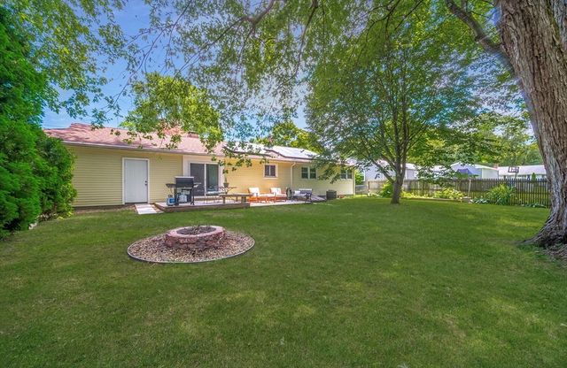 46 Wildwood Ave, Springfield, MA 01118