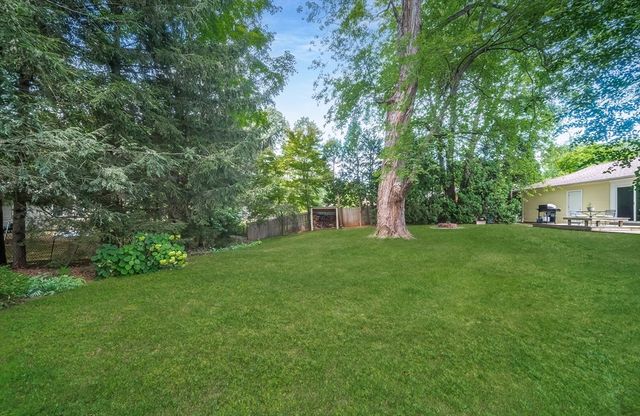 46 Wildwood Ave, Springfield, MA 01118