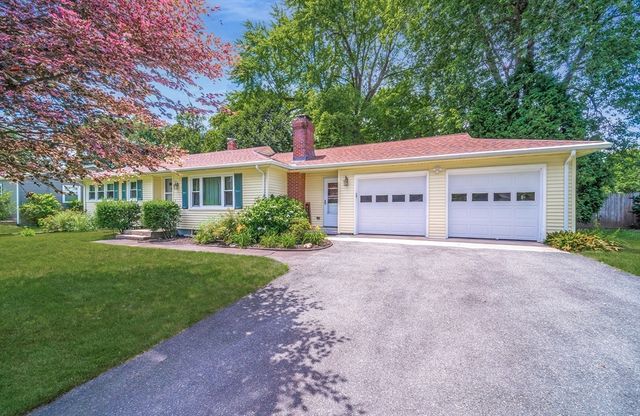 46 Wildwood Ave, Springfield, MA 01118