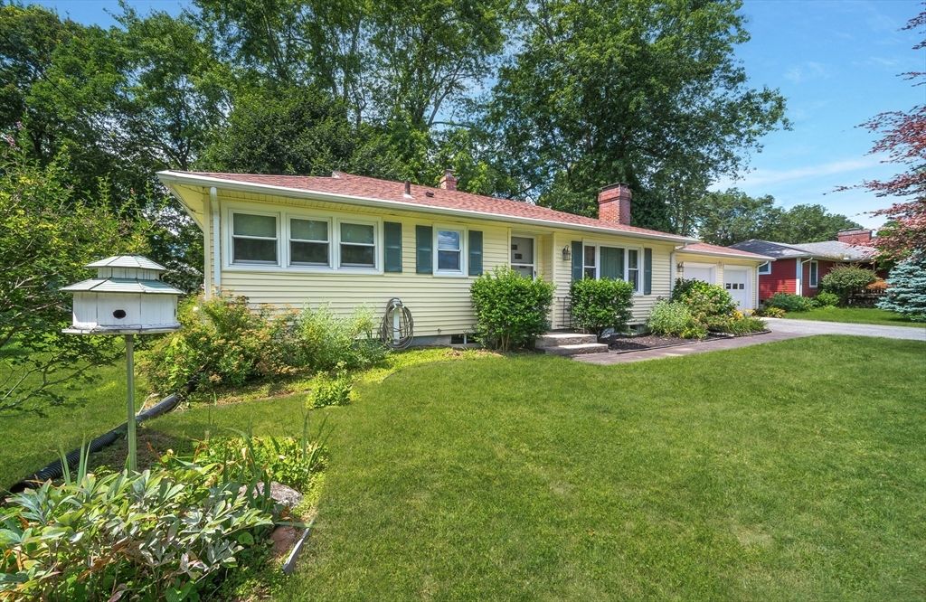 46 Wildwood Ave, Springfield, MA 01118