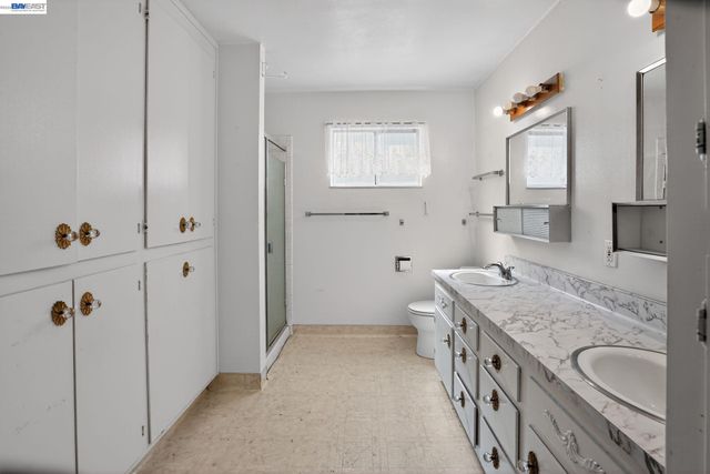 237 Goodwin St, Hayward, CA 94544