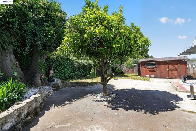 237 Goodwin St, Hayward, CA 94544