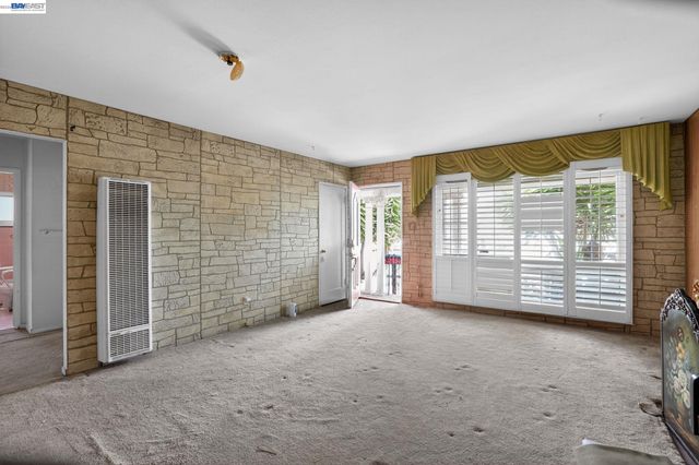 237 Goodwin St, Hayward, CA 94544