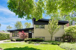 2717 Lincoln Lane, Wilmette, IL 60091