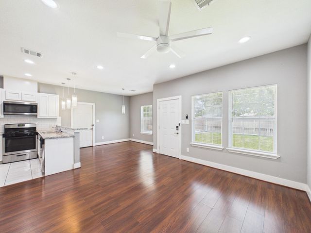 9214 Firnat Street, Houston, TX 77016