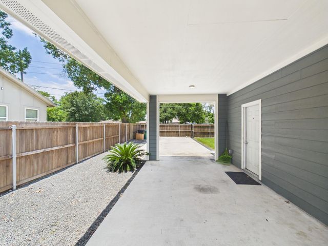 9214 Firnat Street, Houston, TX 77016