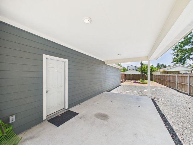 9214 Firnat Street, Houston, TX 77016