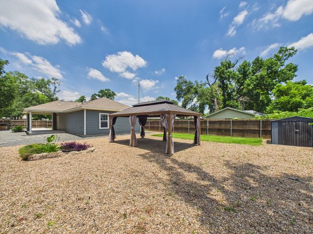 9214 Firnat Street, Houston, TX 77016
