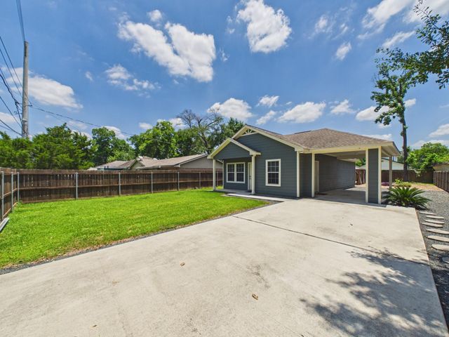 9214 Firnat Street, Houston, TX 77016