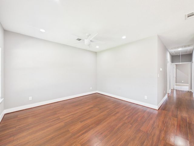 9214 Firnat Street, Houston, TX 77016