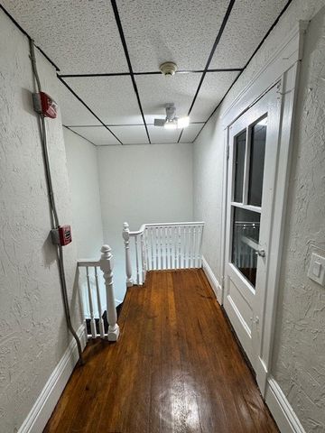 438 Pawtucket Avenue 2, Pawtucket, RI 02860