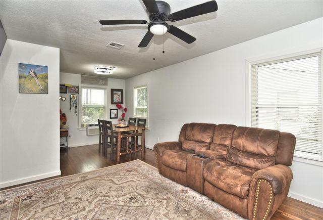 3216 E Oklahoma Place, Tulsa, OK 74110