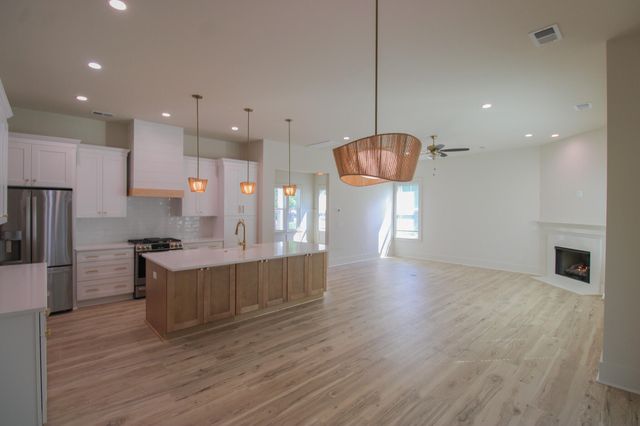 3633 Happyland Boulevard, Mount Pleasant, SC 29466
