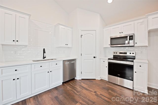 1209 Rogers Lake Road, Kannapolis, NC 28081