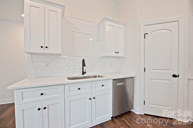 1209 Rogers Lake Road, Kannapolis, NC 28081