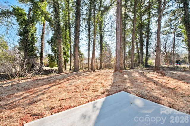 1209 Rogers Lake Road, Kannapolis, NC 28081