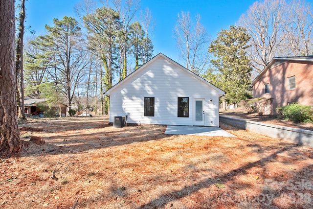 1209 Rogers Lake Road, Kannapolis, NC 28081