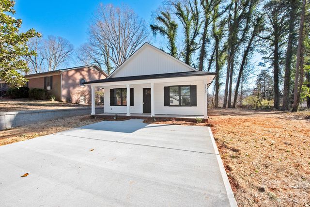 1209 Rogers Lake Road, Kannapolis, NC 28081