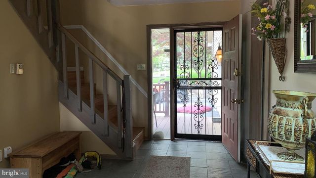 3205 ELY CT, Bushkill, PA 18324