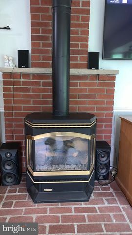 3205 ELY CT, Bushkill, PA 18324