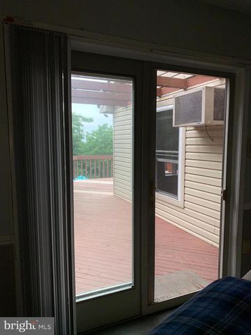 3205 ELY CT, Bushkill, PA 18324