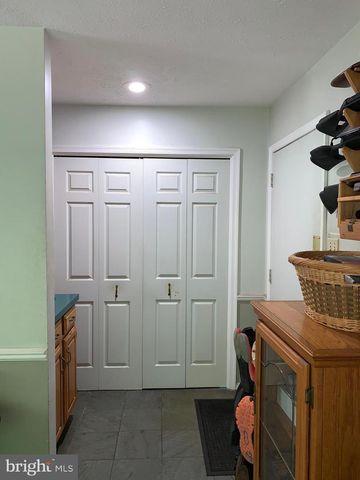 3205 ELY CT, Bushkill, PA 18324