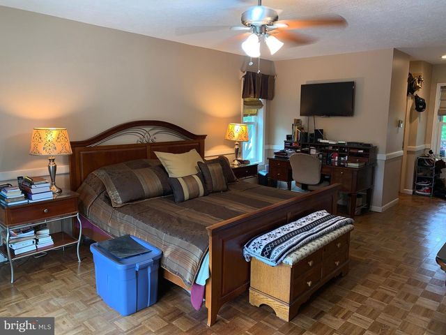 3205 ELY CT, Bushkill, PA 18324