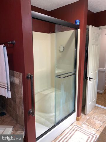 3205 ELY CT, Bushkill, PA 18324