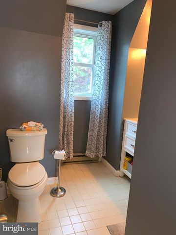 3205 ELY CT, Bushkill, PA 18324