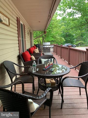 3205 ELY CT, Bushkill, PA 18324