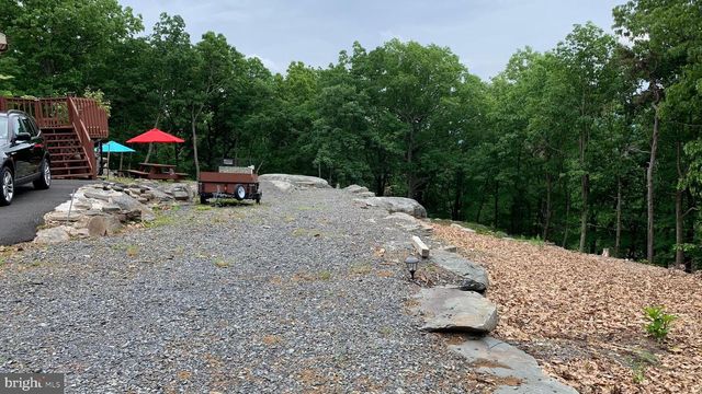 3205 ELY CT, Bushkill, PA 18324