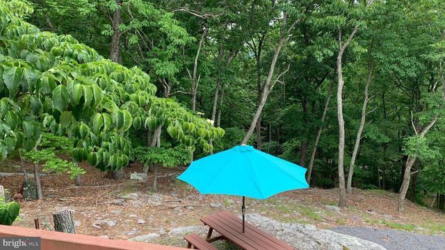 3205 ELY CT, Bushkill, PA 18324