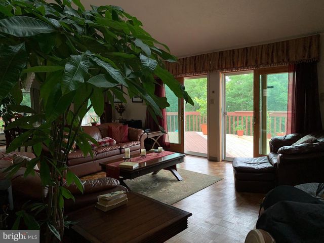 3205 ELY CT, Bushkill, PA 18324