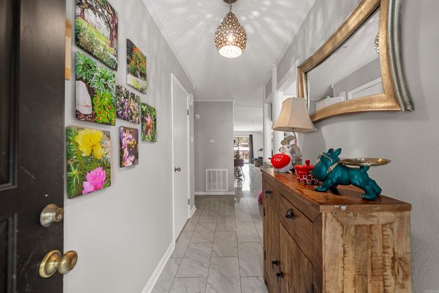 1412 Airport Rd Apt B15, Hot Springs, AR 71913