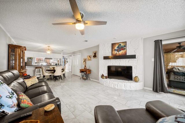 1412 Airport Rd Apt B15, Hot Springs, AR 71913