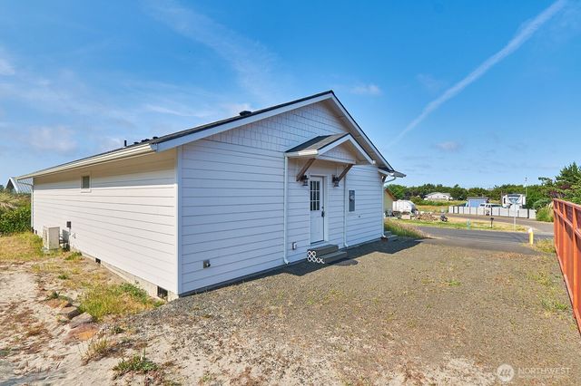 31810 I Street, Ocean Park, WA 98640
