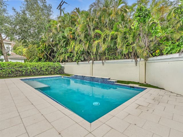 3555 Forest View Cir, Dania Beach, FL 33312