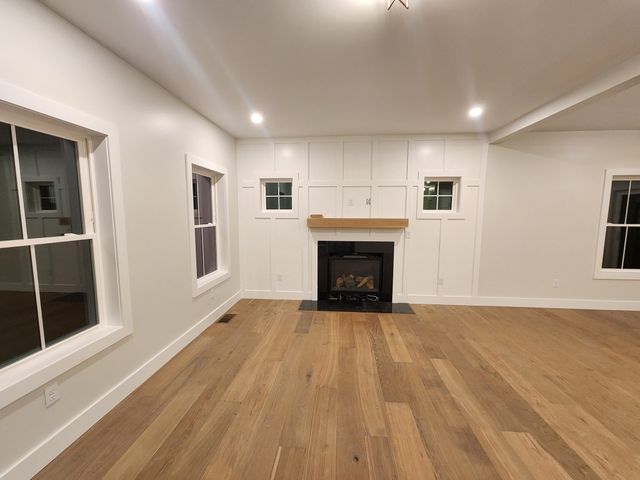 246 Winchendon Rd, Ashburnham, MA 01430