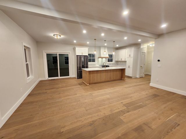 246 Winchendon Rd, Ashburnham, MA 01430