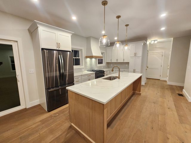 246 Winchendon Rd, Ashburnham, MA 01430