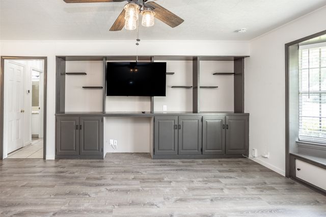 215 E Tennie Street, Gainesville, TX 76240