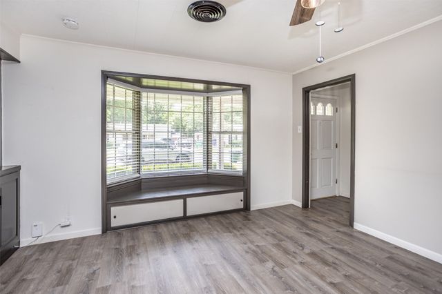 215 E Tennie Street, Gainesville, TX 76240