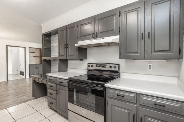 215 E Tennie Street, Gainesville, TX 76240