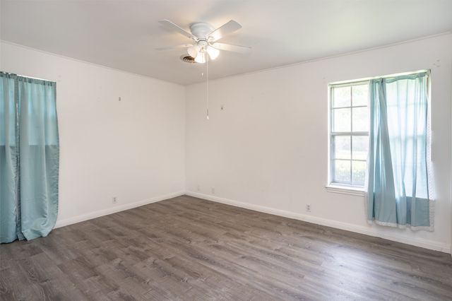215 E Tennie Street, Gainesville, TX 76240