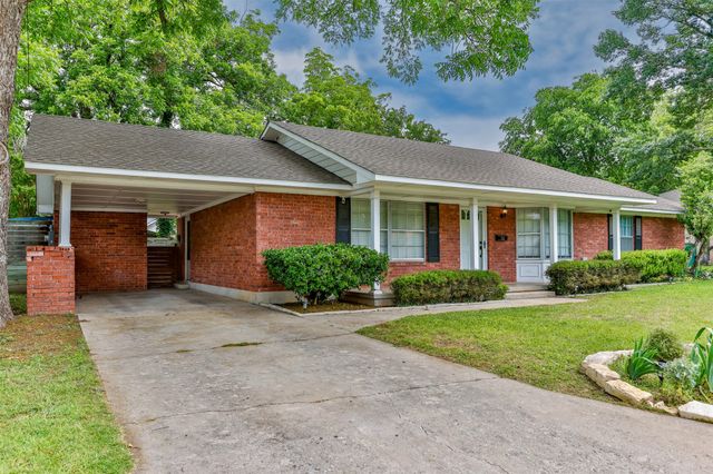 215 E Tennie Street, Gainesville, TX 76240
