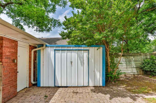 215 E Tennie Street, Gainesville, TX 76240